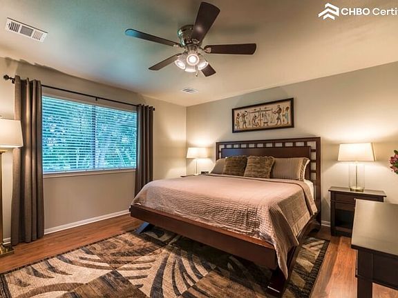 Master Bedroom / King