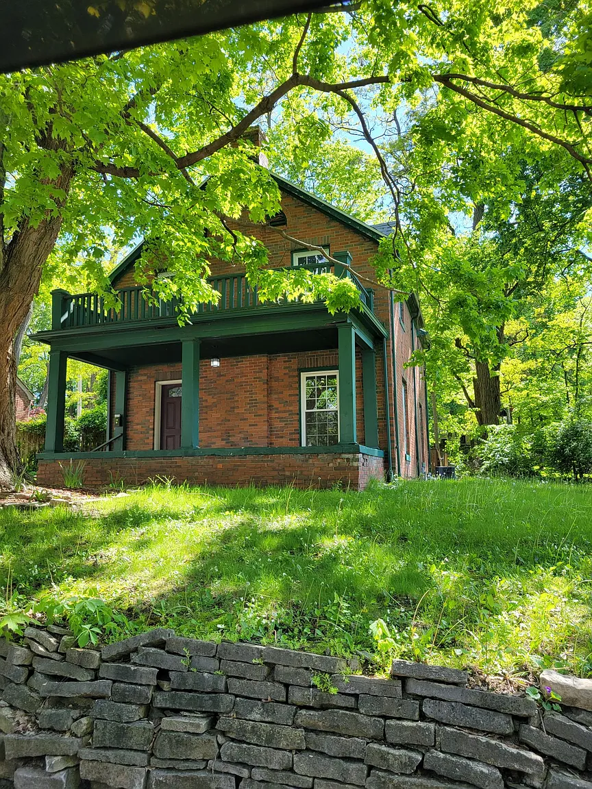 100 N Glen View Ct photo 1