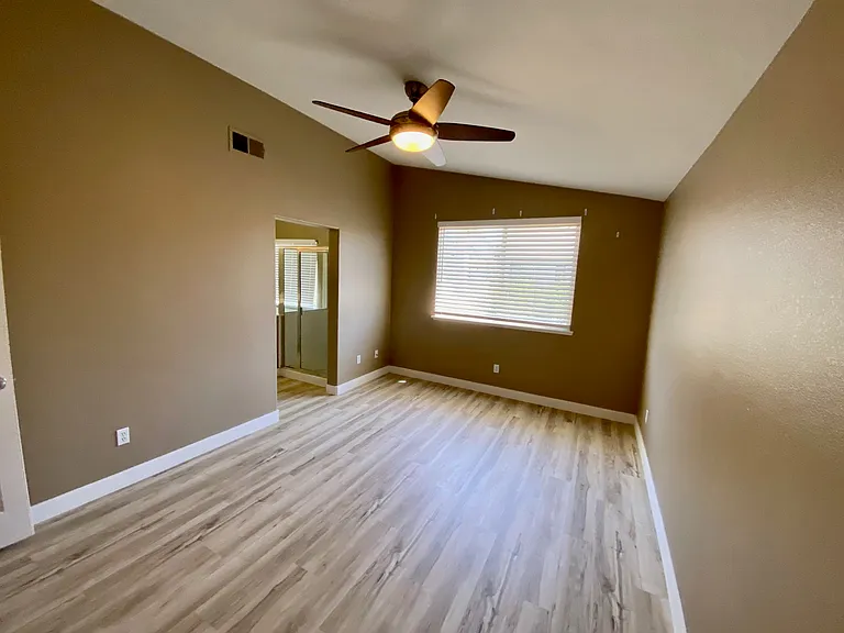 1422 Parkington Ln — Photo 10