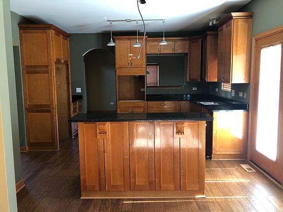 4th image of 2905 Twin Falls Dr