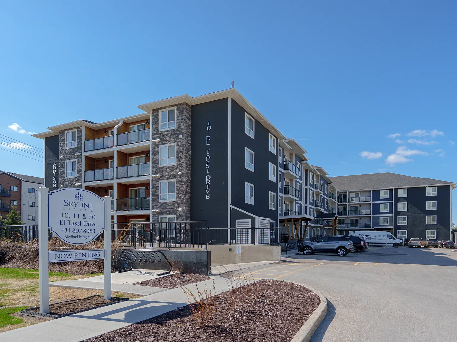 Addison Square Apartments — Photo 4