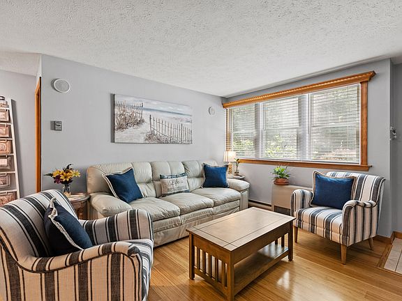 5th image of 2 New Colony Drive #33