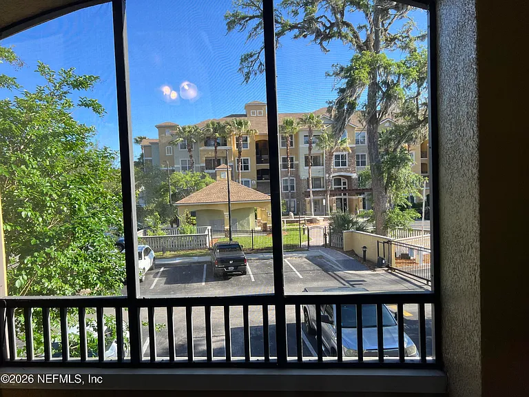 8539 Gate Pkwy W #121 — Photo 27