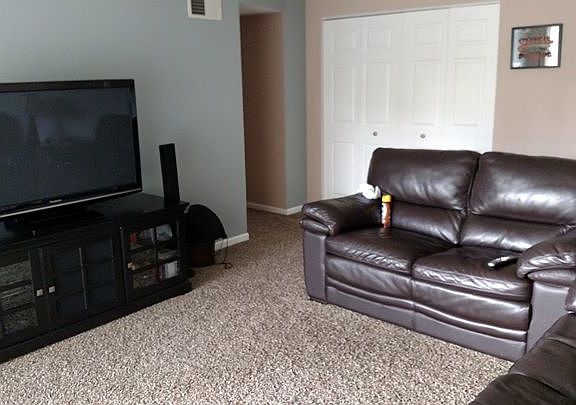 5th image of 1110 64th St Unit 1