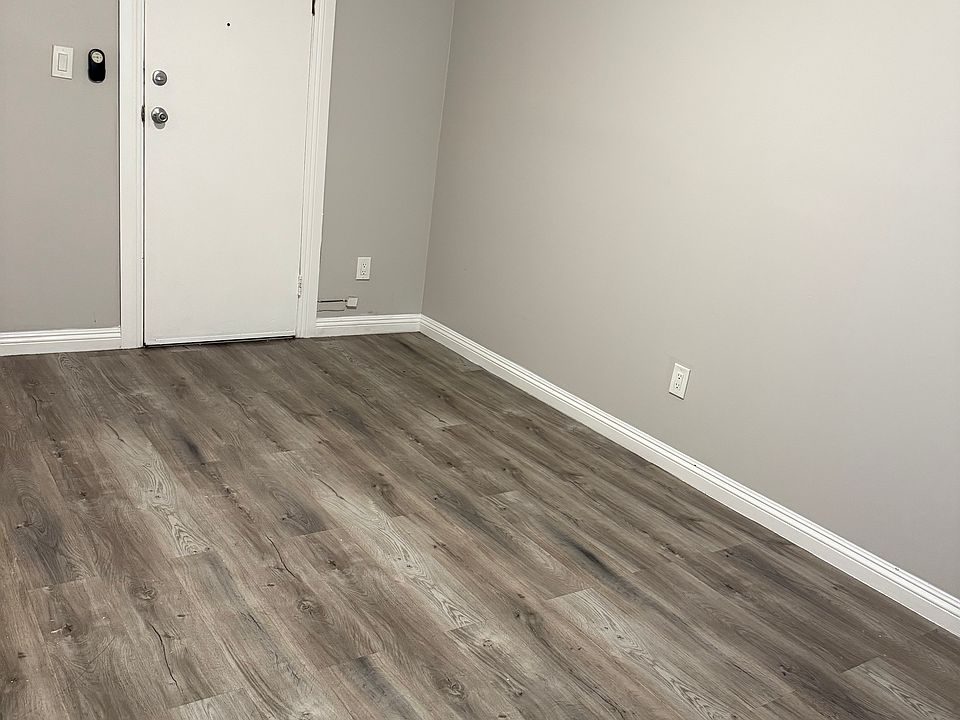 2nd image of 504 S Bonnie Brae St #334