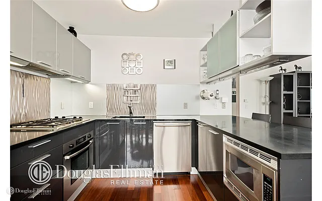 Rented by Douglas Elliman | media 25