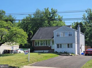 635 W County Line Rd, Hatboro, PA 19040