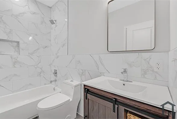 3262 N 13th St #3 — Photo 14