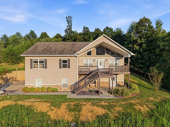 2nd image of 365 Meadowbrook Ln