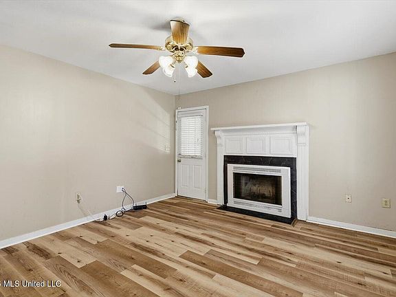 4th image of 310 Audubon Cir