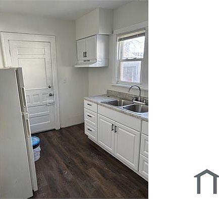 4th image of 586 Robinette Ct