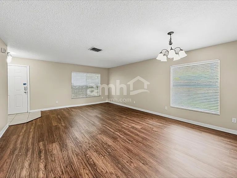 924 Burland Cir — Photo 6