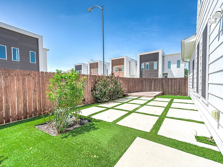 5519 Paraiso Pl — Photo 23