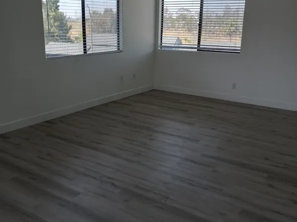 552 Copper Dr, Vista, CA 92083