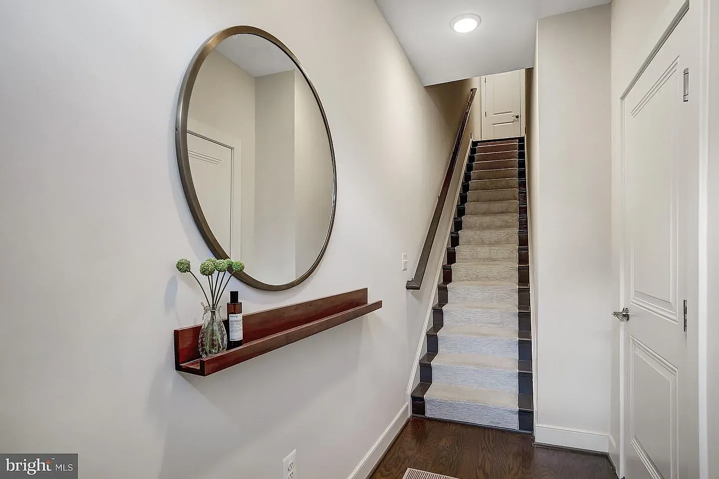 3 bed, 3.5 bath, 1888 sqft, $3,395 — Photo 2