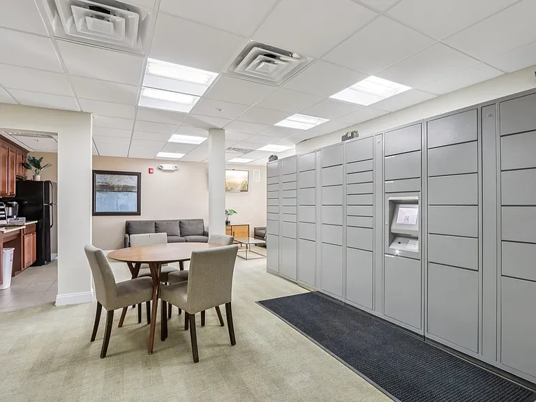Summit Ridge Luxury Apartments — Photo 91