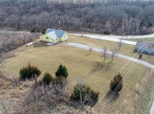 22425 King Rd, Weston, MO 64098