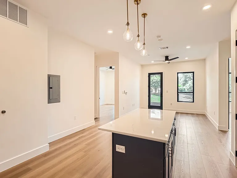 10899 S Hausman Rd #201 — Photo 13