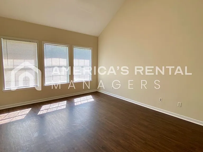 253 Bentmoor Ln — Photo 13