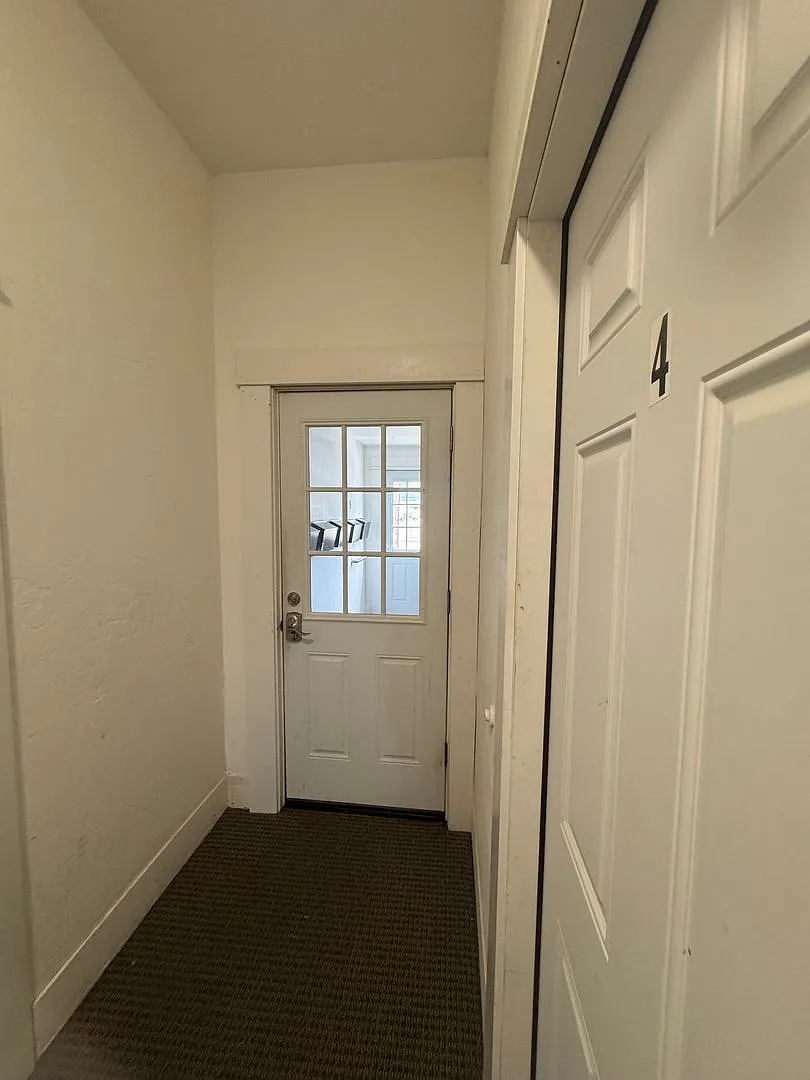 704 North Kittitas Street — Photo 3