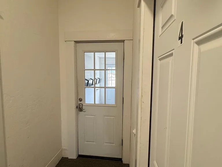 704 N Kittitas St — Photo 3