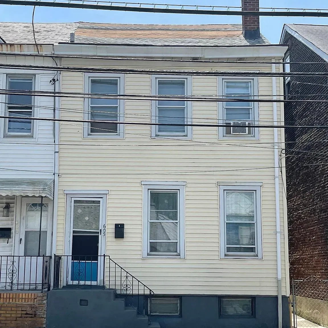 3 bed, 1536 sqft, $2,500 — Photo 1
