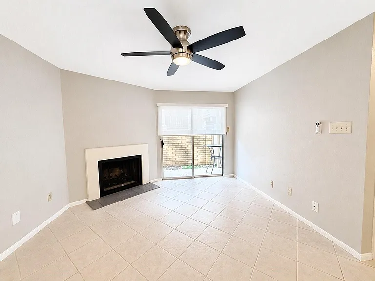 2120 El Paseo St #2305 — Photo 4