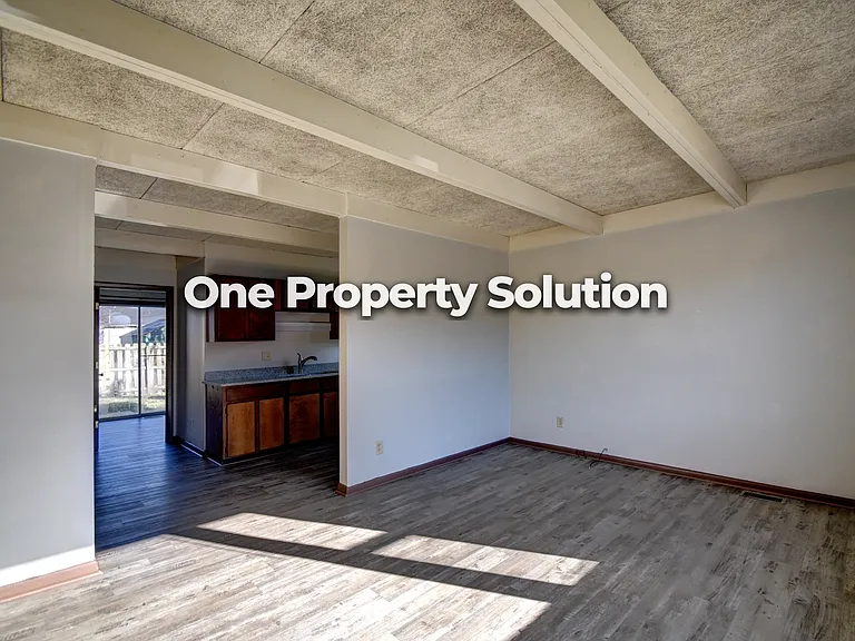1335 E Logan St #1335 — Photo 6