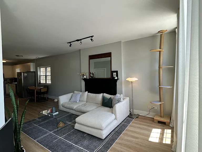 1822 W Augusta Blvd #2 — Photo 16