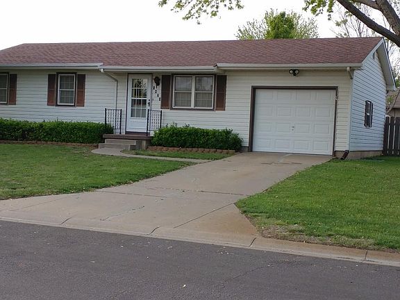 2nd image of 1423 E Beloit Ave