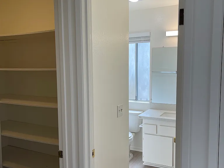240 Aspen St #10 — Photo 7