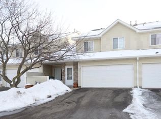 7088 48th St N, Oakdale, MN 55128