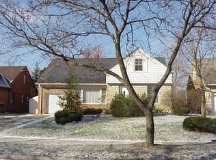 2608 Edgewood Rd, Beachwood, OH 44122