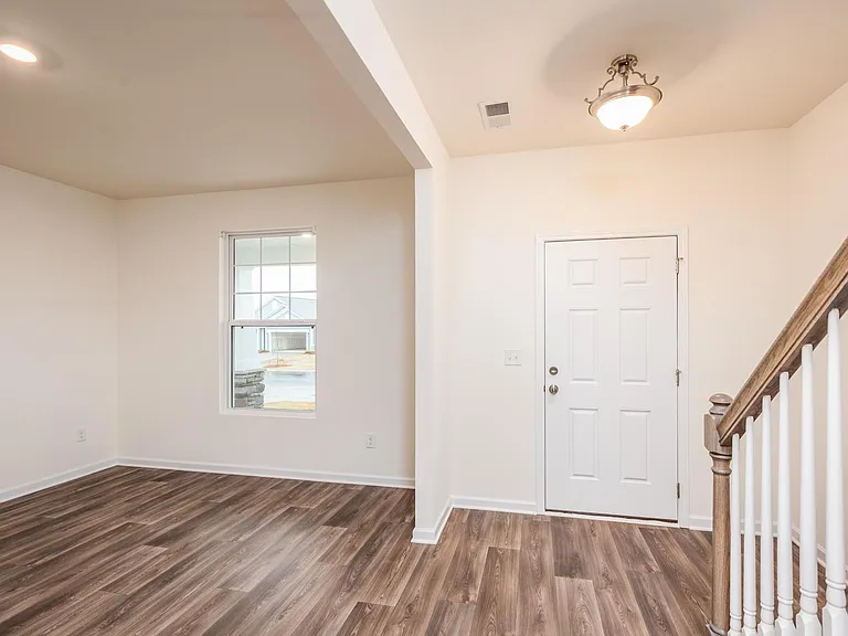 360 Rayland St — Photo 2
