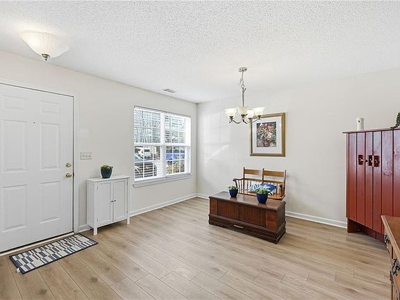 5th image of 1195 Riverside Ter