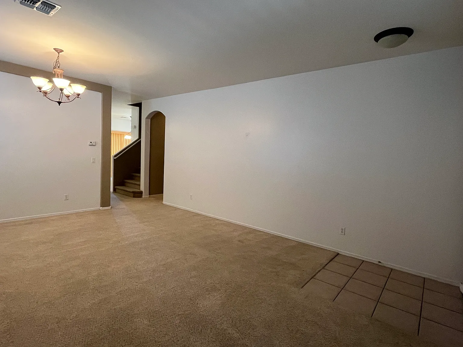 5 bed, 2.5 bath, 2499 sqft, $2,575 — Photo 3