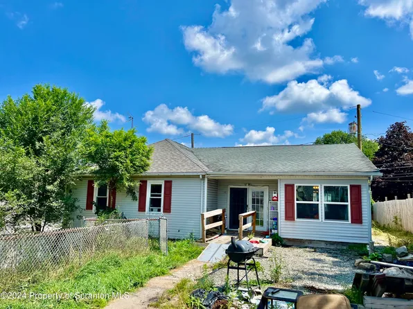 130 Lincoln Ave, Carbondale, PA 18407