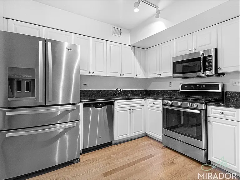 60 23rd St #1607 — Photo 4
