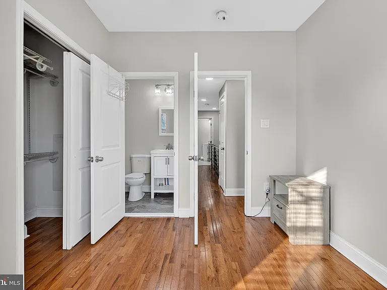 2543 Nicholas St — Photo 17