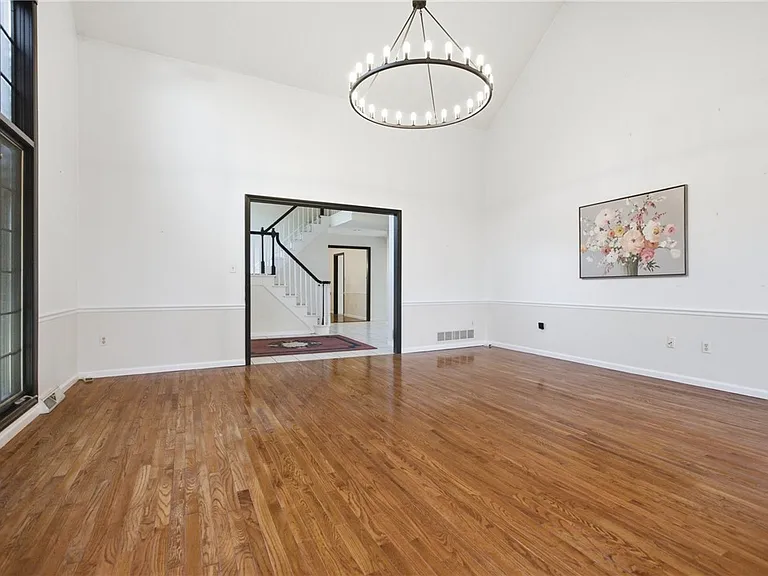 2501 Birchwood Ct — Photo 8