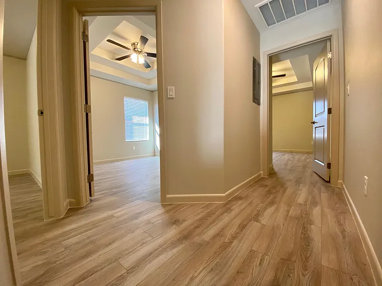 404 Newport Ave #4 — Photo 8