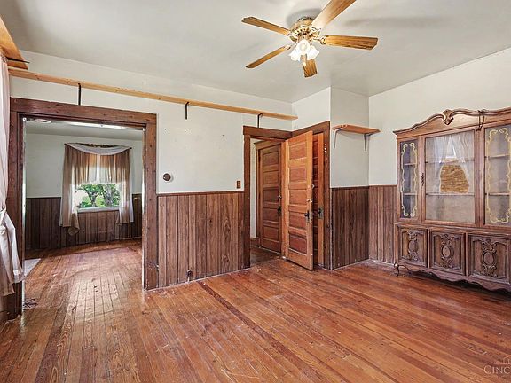 4th image of 975 Kirbert Ave