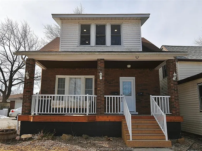 298 George St — Photo 1