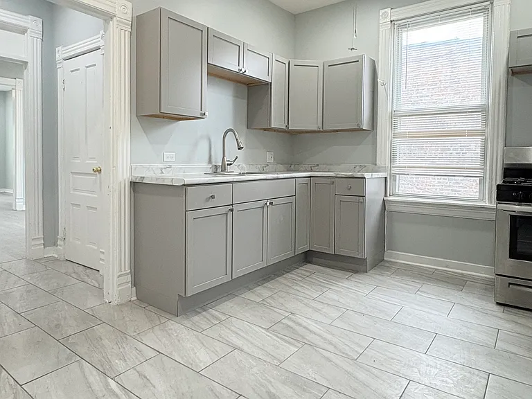 1056 N Central Ave #2 — Photo 4