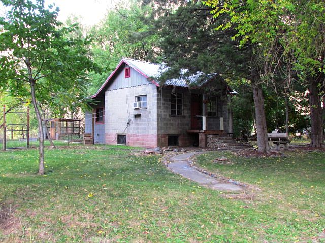 2nd image of 1300 Salmon Dr