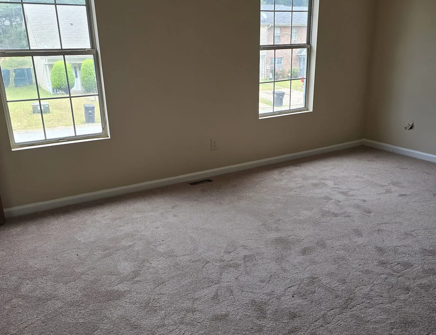 2 bed, 1.5 bath, 1160 sqft, $1,295 — Photo 1
