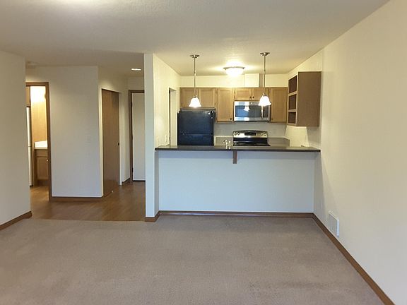 2nd image of 11500 Pinehurst Way NE #410
