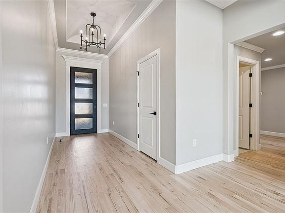 2nd image of 4094 Richards Way NE