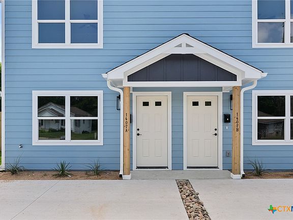 3rd image of 1407 Martin Luther King Jr Ln