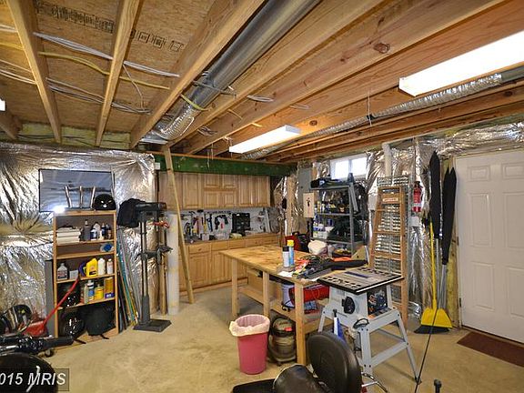 5th image of 11706 Hoover Ln